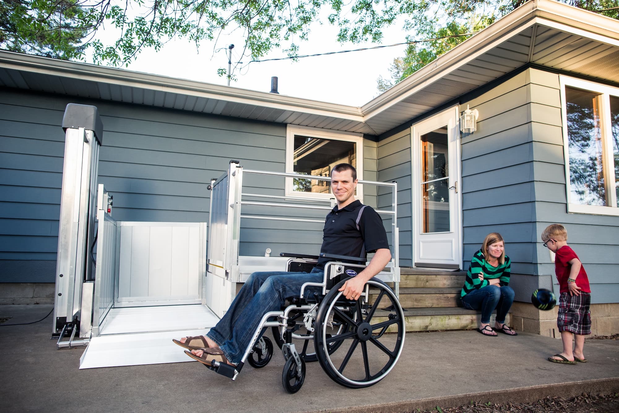 Enhance Accessibility – A Guide to Wheelchair Lifts for Home