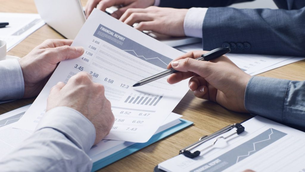 5 Reasons Your Small Business Needs CFO Services