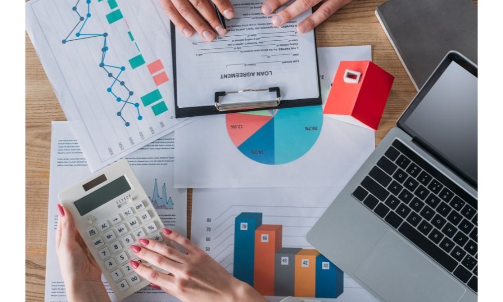 Where can you find unbiased reviews about online loan service providers?