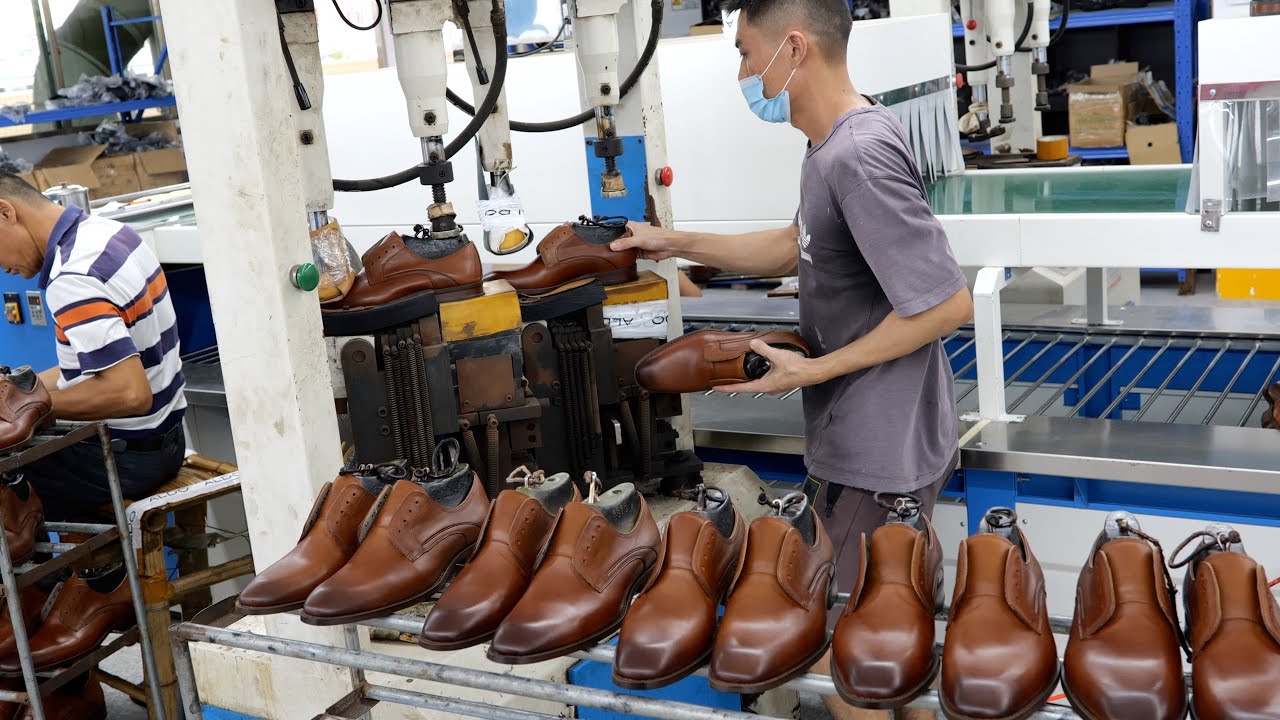 Why Footwear Manufacturers Are Turning to ERP: Challenges, Solutions, and Benefits