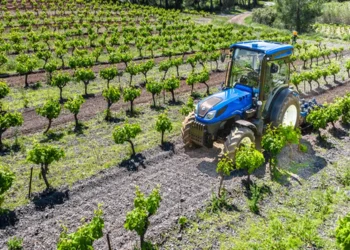 The Role of Farm Machinery in Modern Agricultural Operations